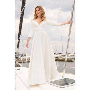 Mikaella 2381 Wedding Gown Size 10 Crepe